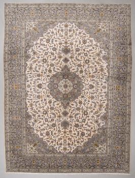 A carpet, Kashan ca 390 x 296 cm.