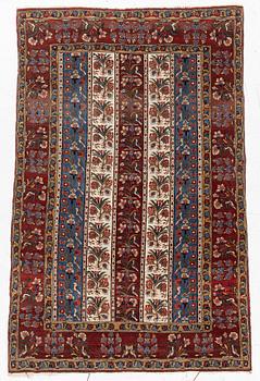 Rug, Ghom, approx. 205 x 135 cm.
