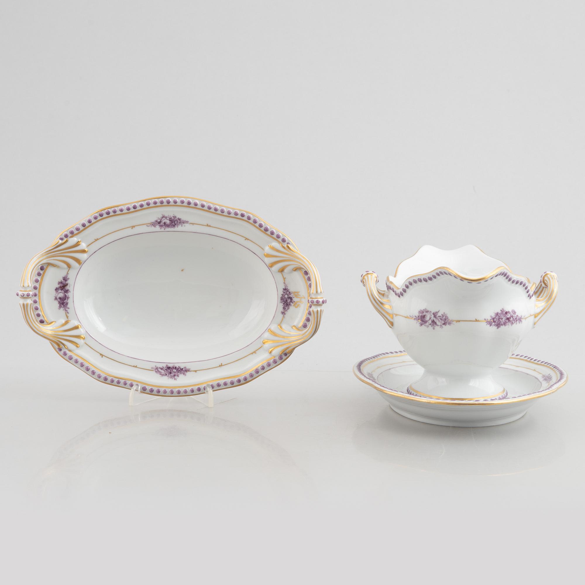 Matservis, 100 delar, Rosenthal, med monogram.
