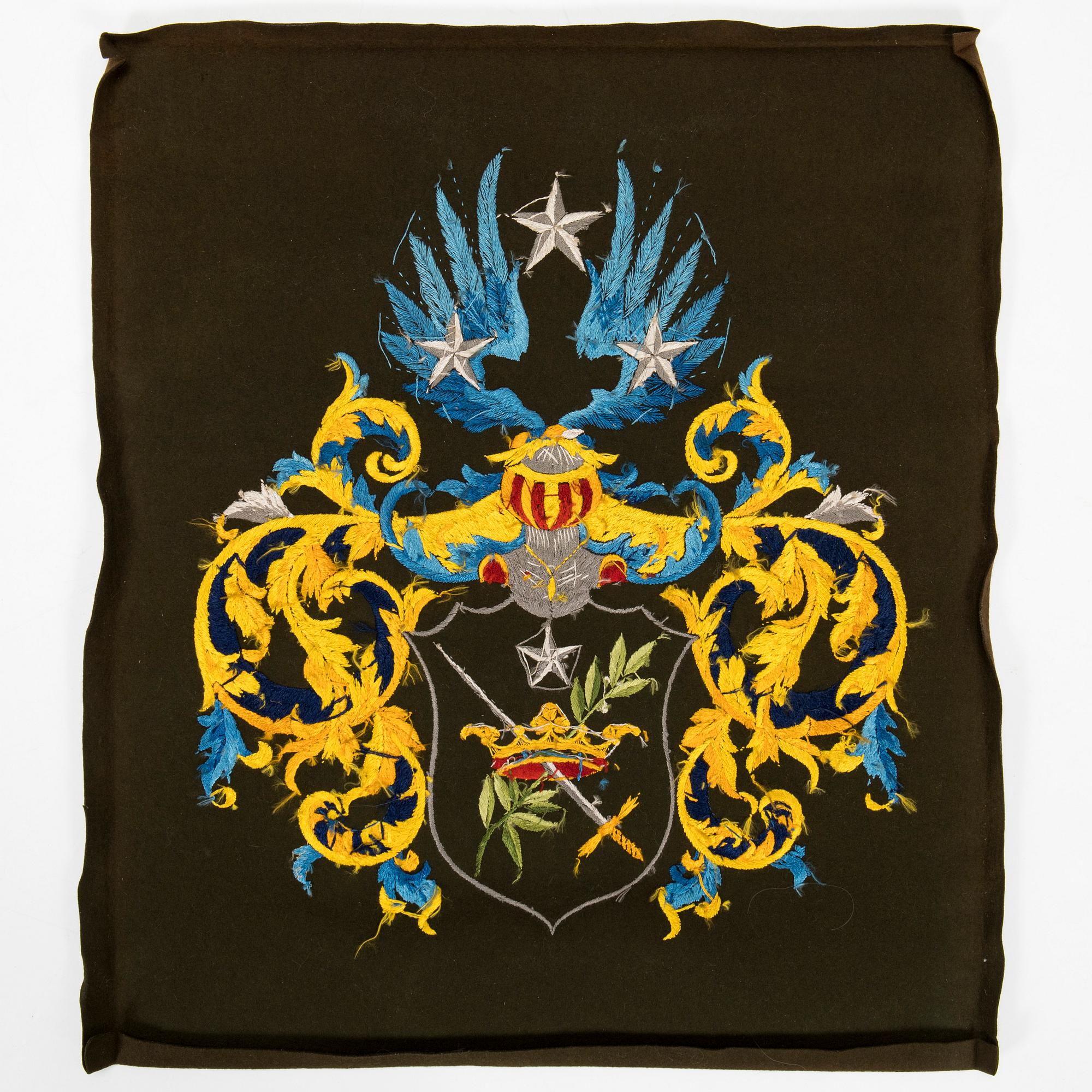 Embroidery, Munsterhjelm family coat of arms, first half of the 20th century.