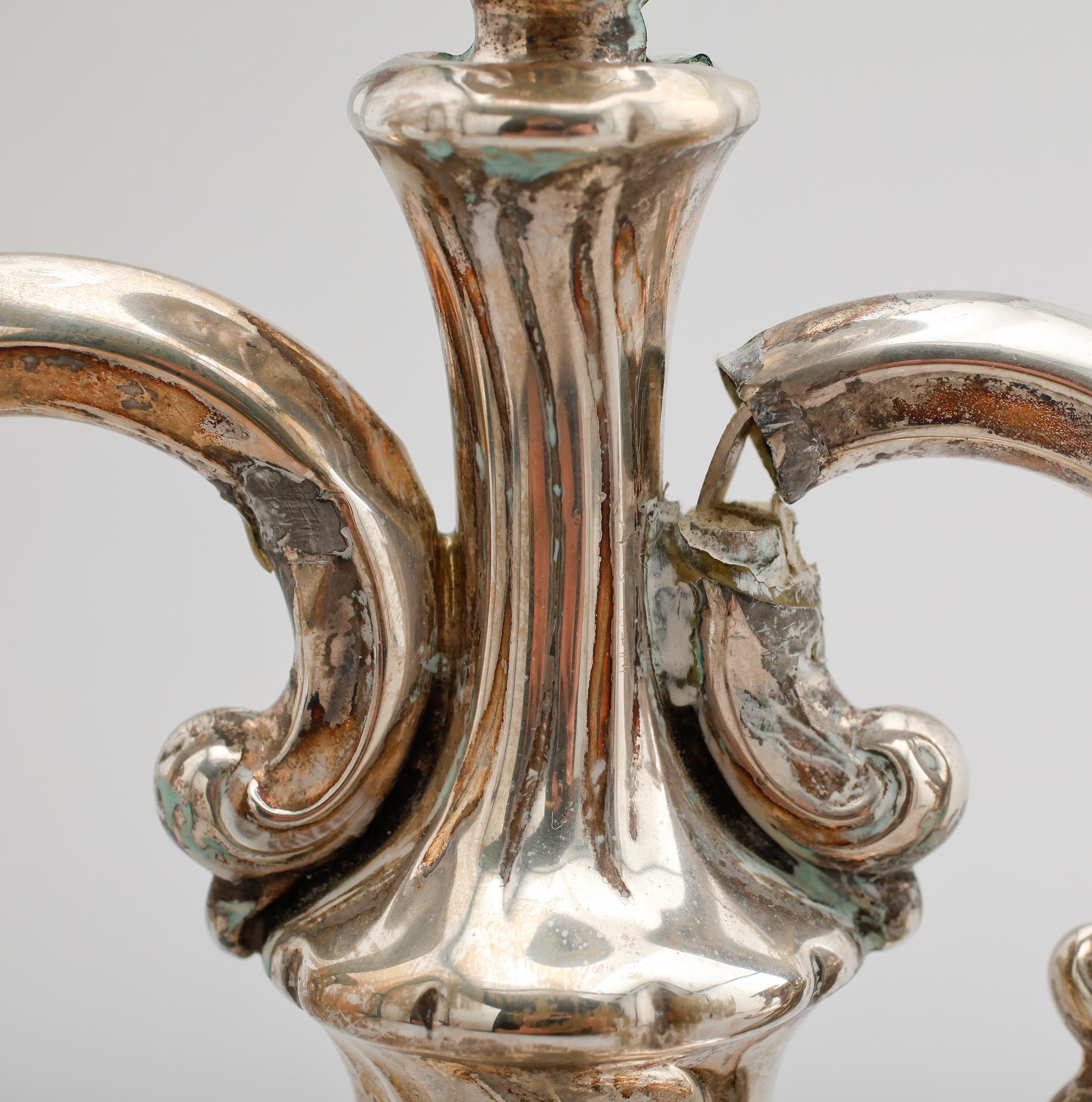 KANDELABRAR, 1 par, silver, rokokostil, 1900-tal.
