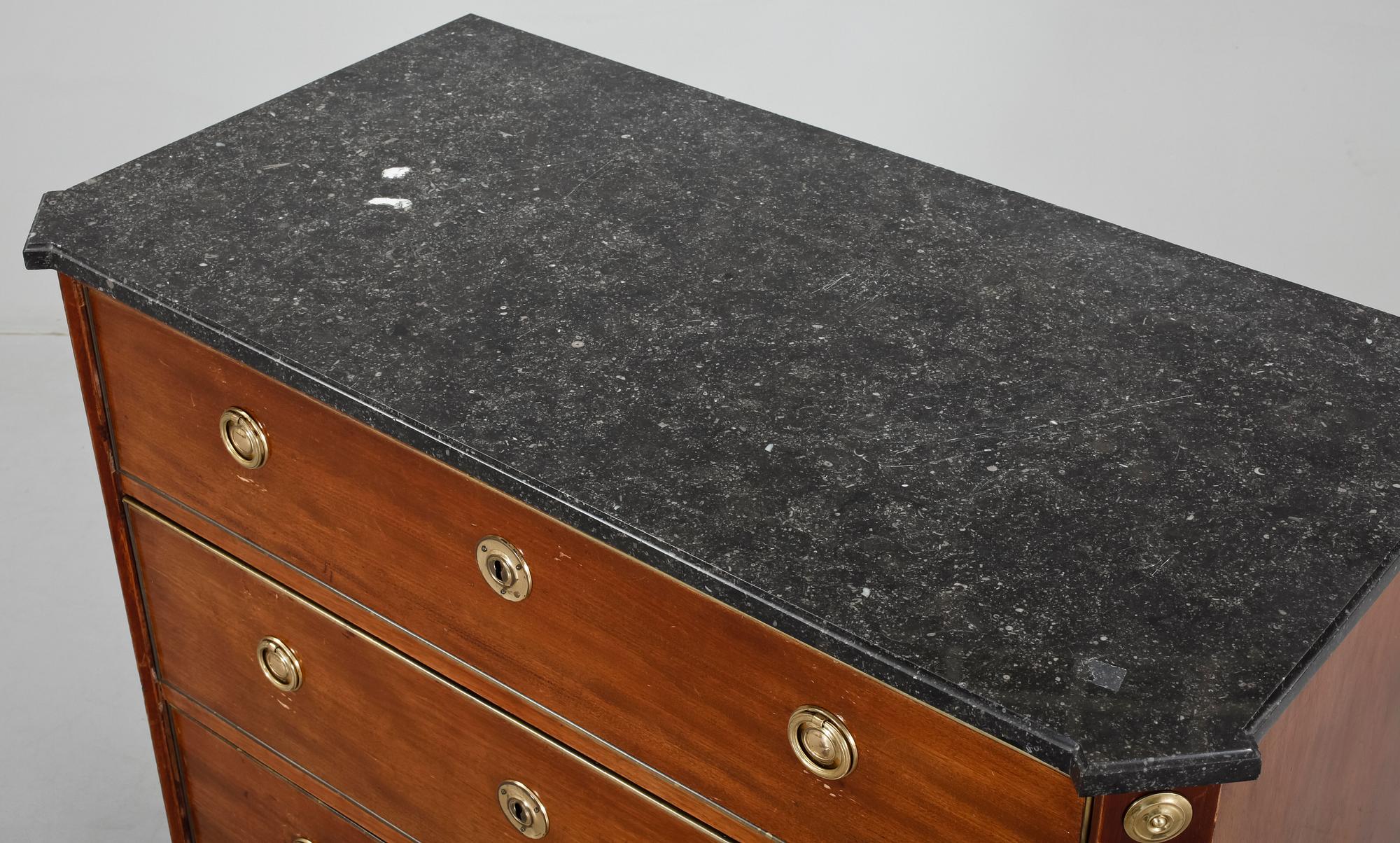 BYRÅ, gustaviansk stil, 1900-talets andra hälft.