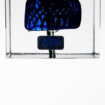 Oiva Toikka, a glass cube, signed Oiva Toikka, Nuutajärvi, Sampo-yhtiöt.