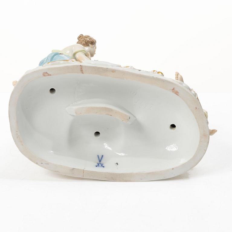 Meissen, A porcelain group of Europe and the bull, around 1900.