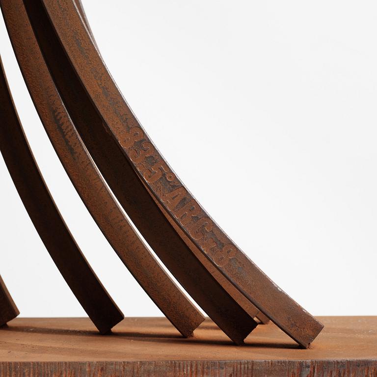 Bernar Venet, "83,5° Arc x 8".