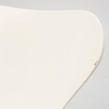 Arne Jacobsen, a set of eight model 'Seven' chairs, Fritz Hansen, Denmark 1990.