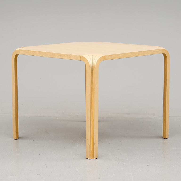 SOFFBORD, "Fan leg table", Alvar Aalto, Artek, 1900-talets slut.