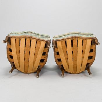 Fåtöljer, ett par och fotpall, 1900-talets mitt.