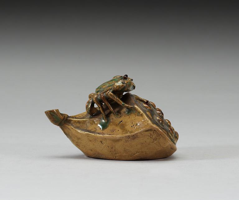 A green and yellow glazed water-pot, Qing dynastin, 17th Century.
