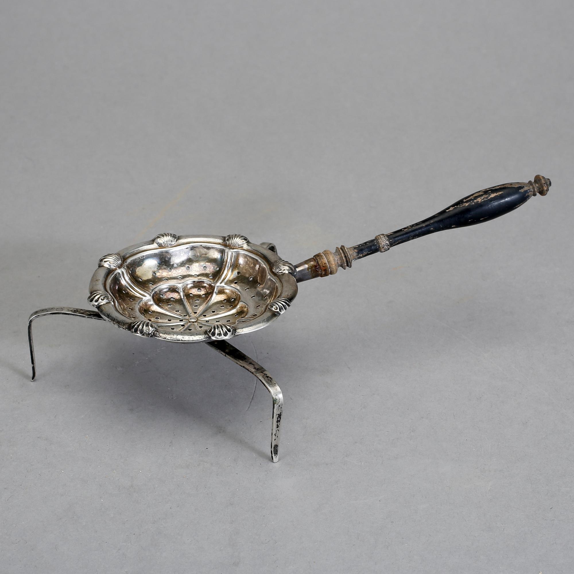 PARTI SILVER, 16 st, bland annat Lorenz Georg Weis (1791-1829), Norrköping. Mestadels 1800-tal. Vikt ca 344 g.