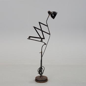 GOLVLAMPA, industri, 1900-talets mitt.