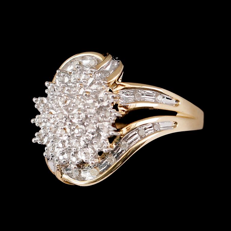 RING, 10 k guld och vitguld, briljantslipade diamanter tot 0.25 ct.