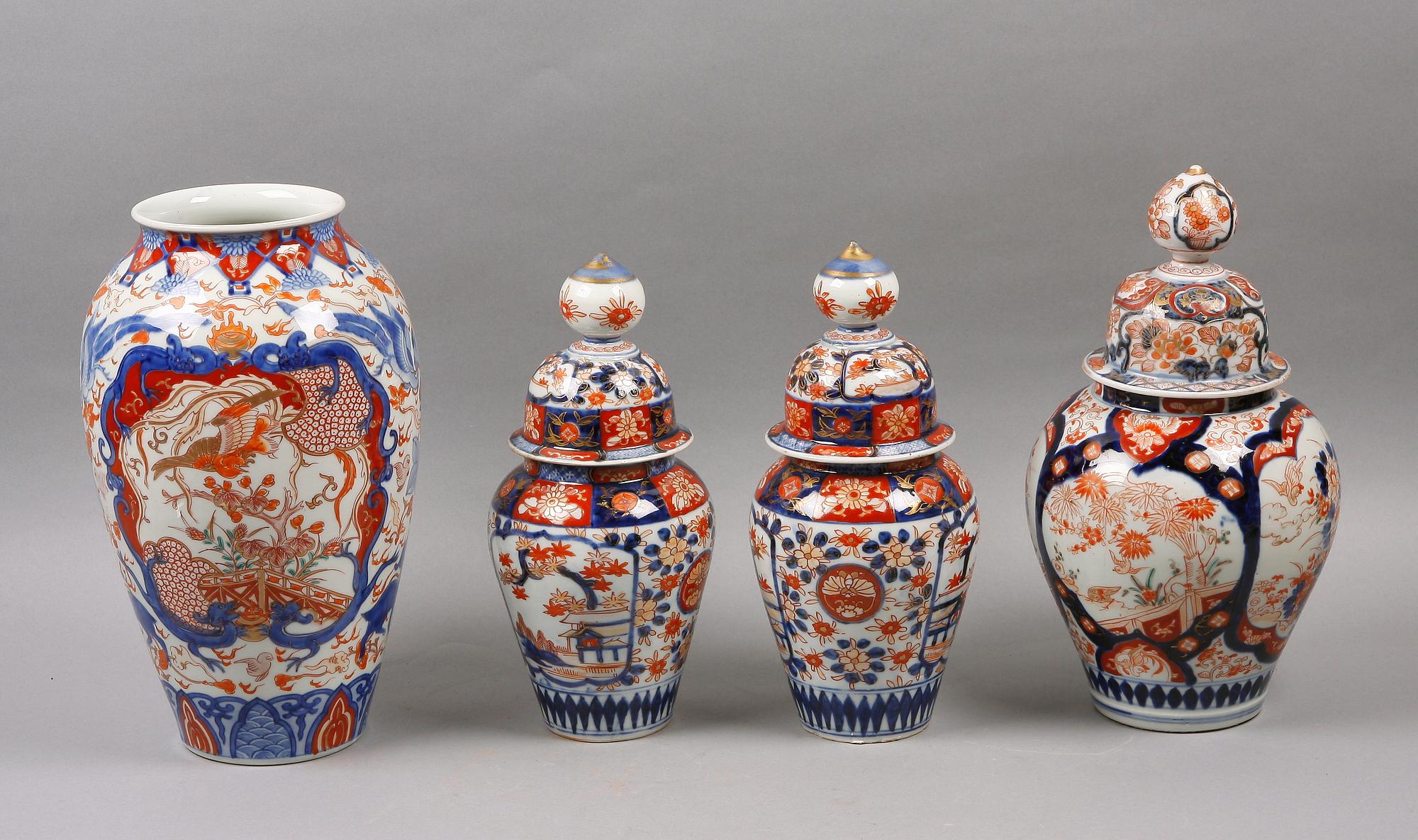 JAPANSKT PORSLIN, 4 delar, Imari, sekelskiftet 1800/1900.