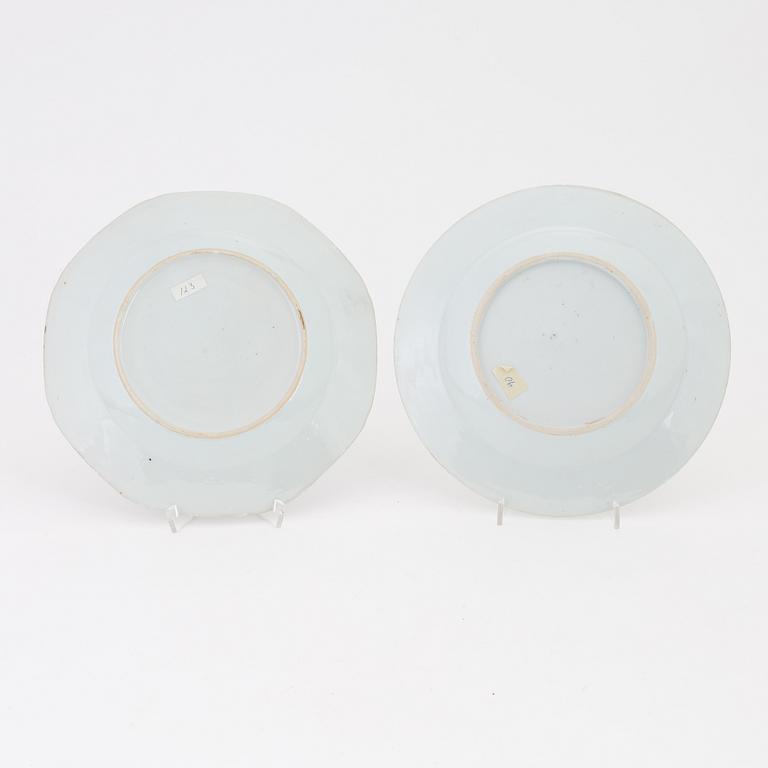 Tallrikar, 5 stycken, kompaniporslin. Qingdynastin, Qianlong (1736-95).