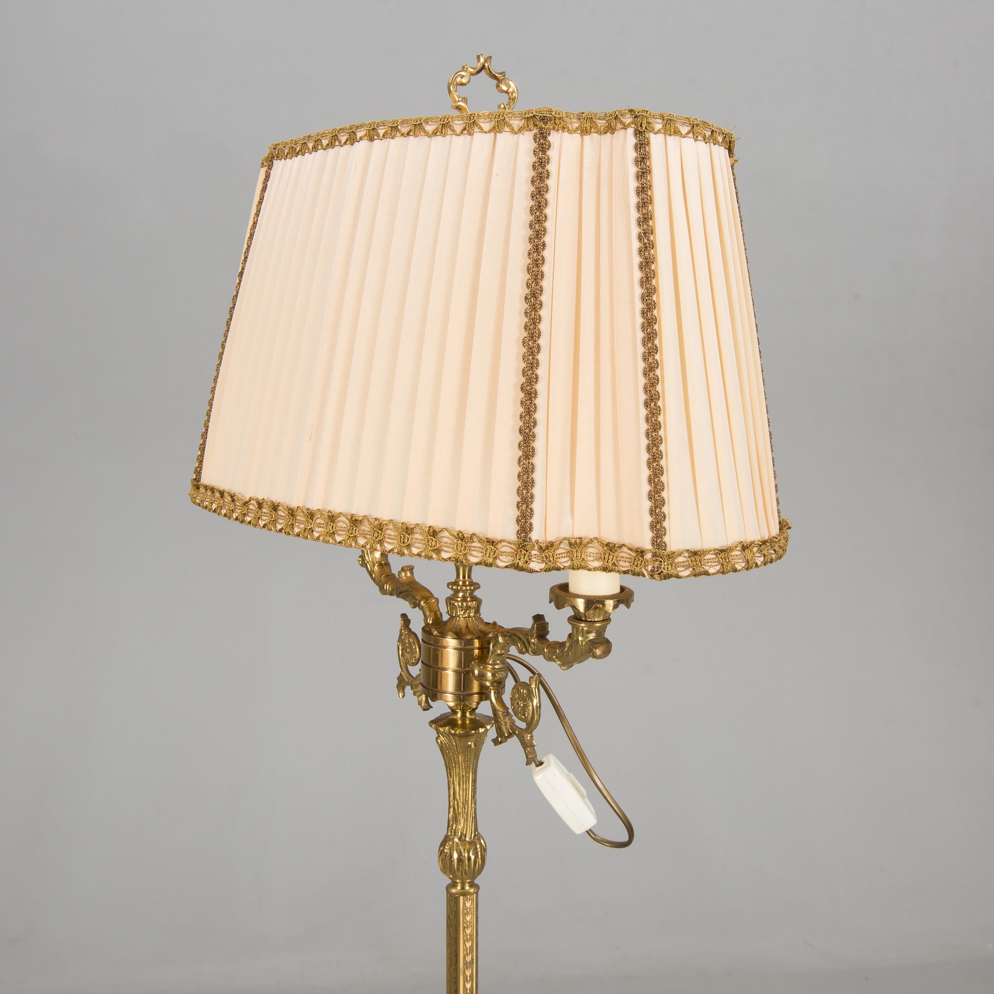 GOLVLAMPA, empirestil, 1900-tal.