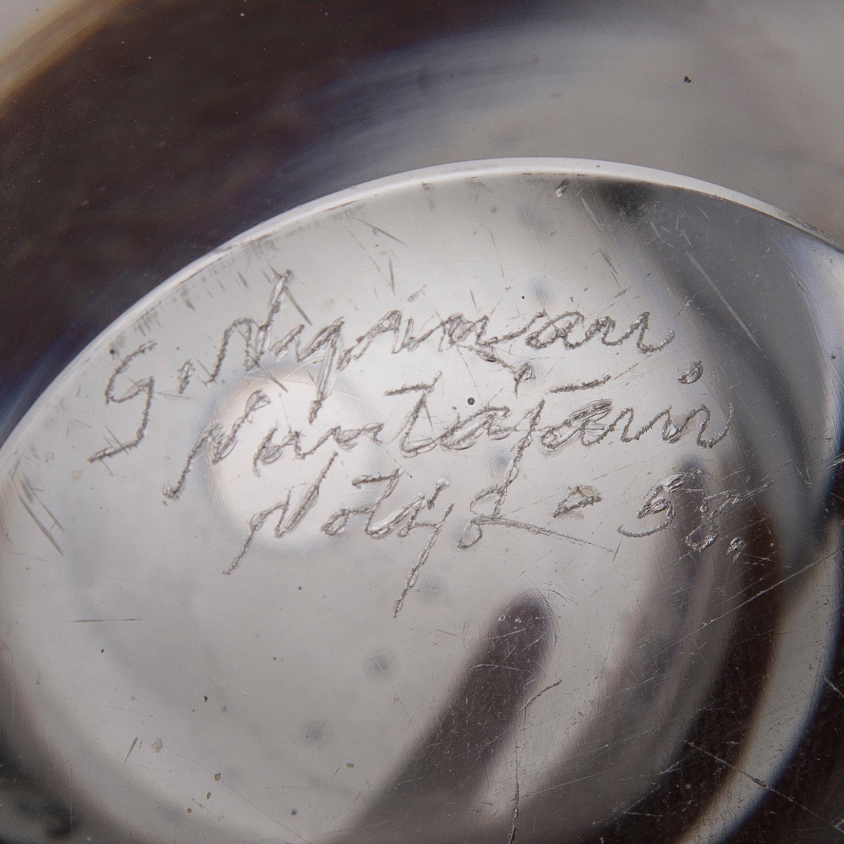 GUNNEL NYMAN, maljakko, "Helminauha", signerad  G. Nyman, Nuutajärvi Notsjö -58.