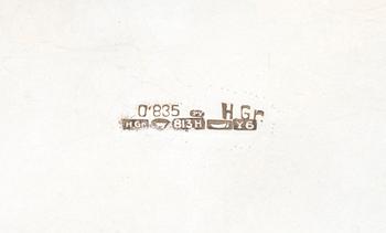 SMYCKESSKRIN, silver, nyrokoko, importstämplad Grün Huge & Co, Helsingfors 1952. Tot. vikt ca 455 g.