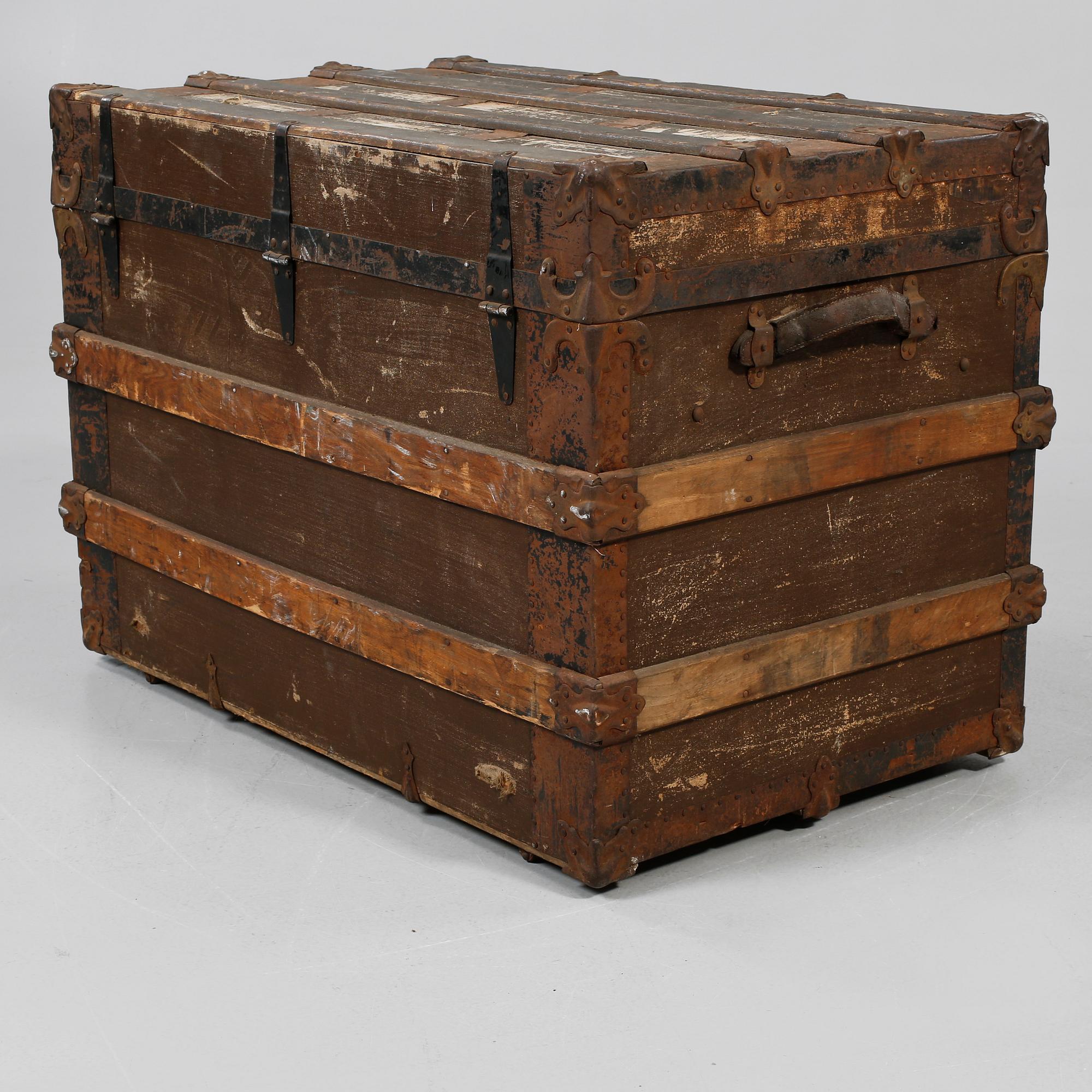 KOFFERT, 1900-talets första hälft.