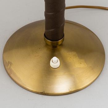 EINAR BÄCKSTRÖM, a brass modell 5013 table lamp.