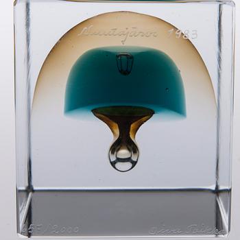 ÅRSKUB, glas, signerad Oiva Toikka 657/2000, Nuutajärvi 1983.