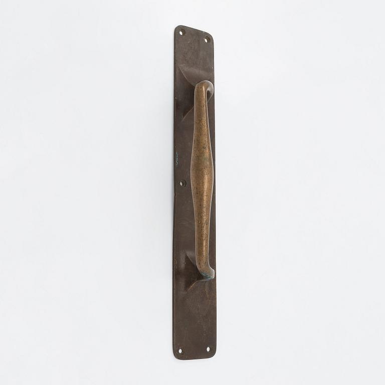 An Art Nouveau door handle from early 20th century.