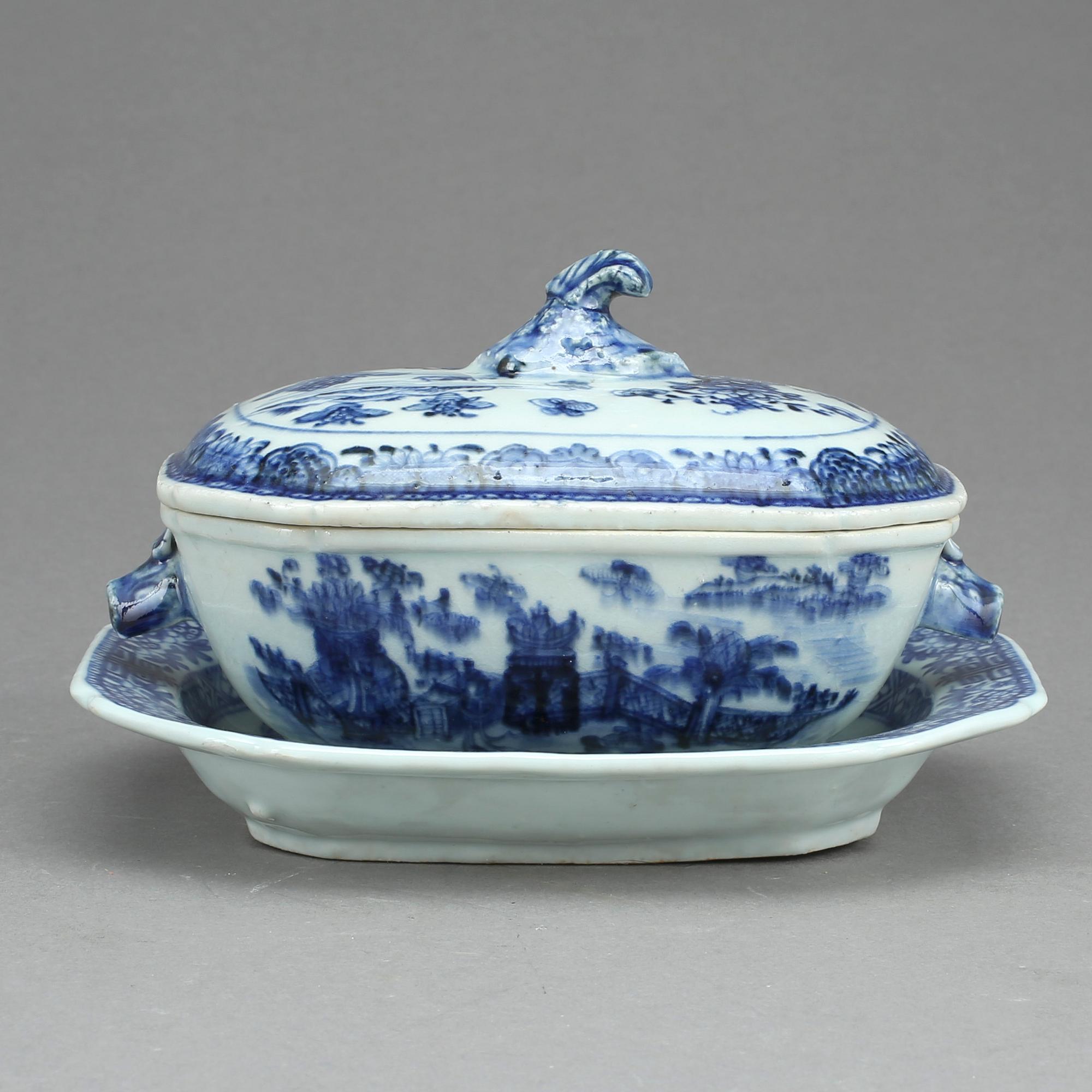 SMÖRTERRIN MED FAT, porslin, Kina, Qingdynastin, Qianlong (1736-1795).