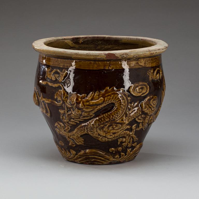 URNA, lergods, Kina, 1900-tal.