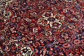 A CARPET, Baktiari, ca 315 x 212 cm.