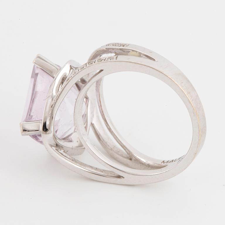 A RING, Mauboussin, rose quartz, diamonds, 18K white gold.