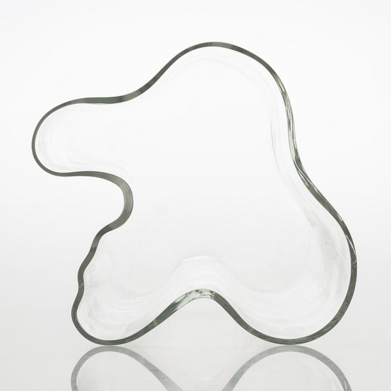 Alvar Aalto, a '3031' vase signed Alvar Aalto 50/1986.