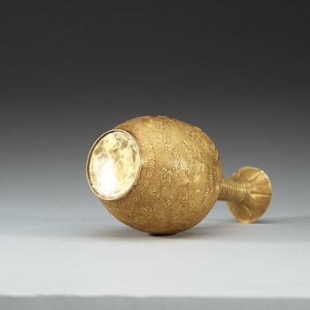 A gold vase, Qing dynasty, 17th/18th Century.