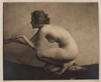 Karl Struss, "48 photographs of the female figure".