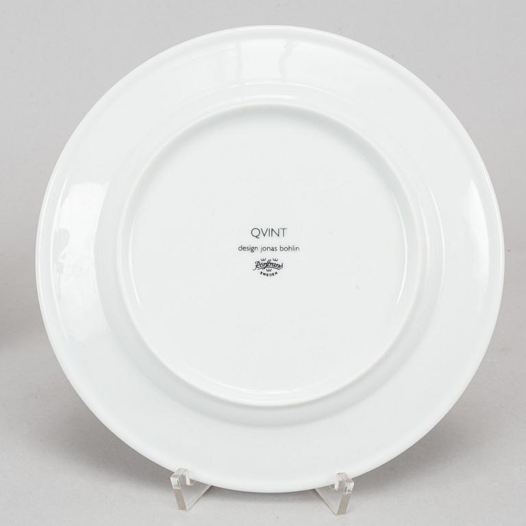 Jonas Bohlin, servis, 70 delar, porslin, "Qvint", Rörstrand.