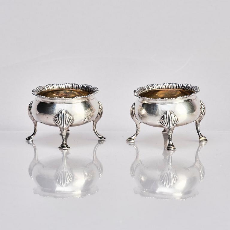 A pair of English silver salt-cellars, marks of Benjamin Mountigue, London 1783.