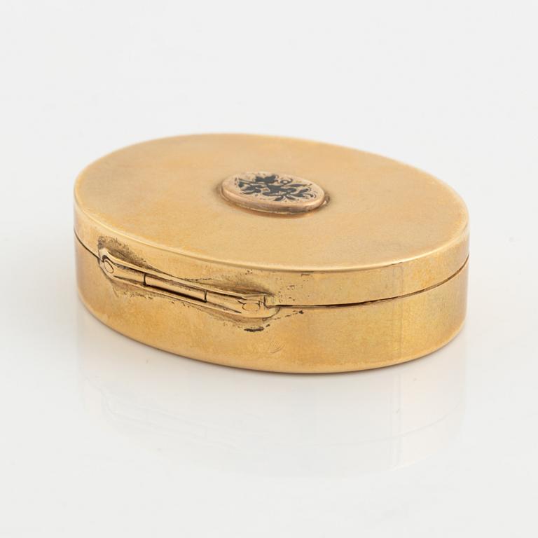 Box, 18K gold.