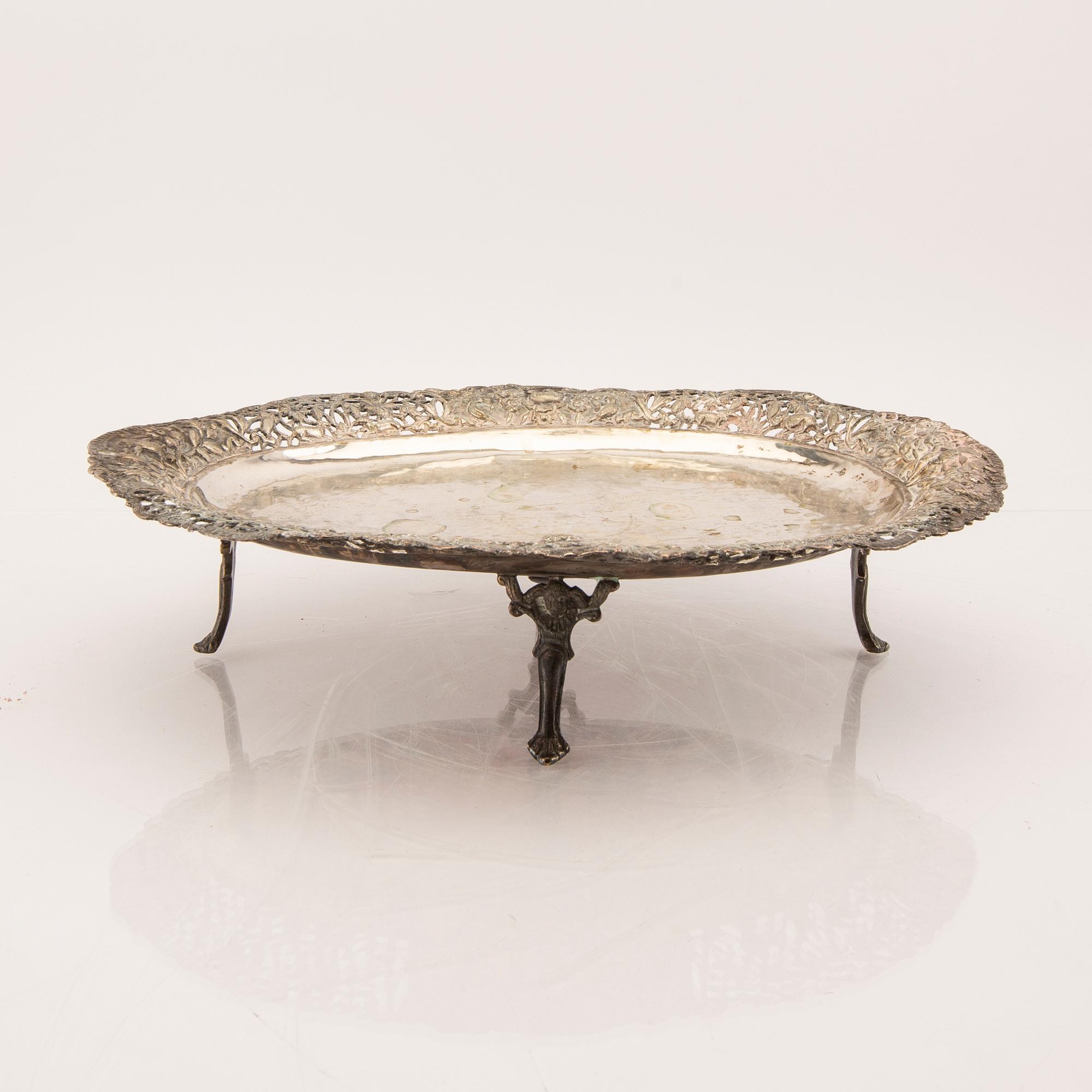 Fat på fot Rokokostil 1900-tal silver (ostämplat).