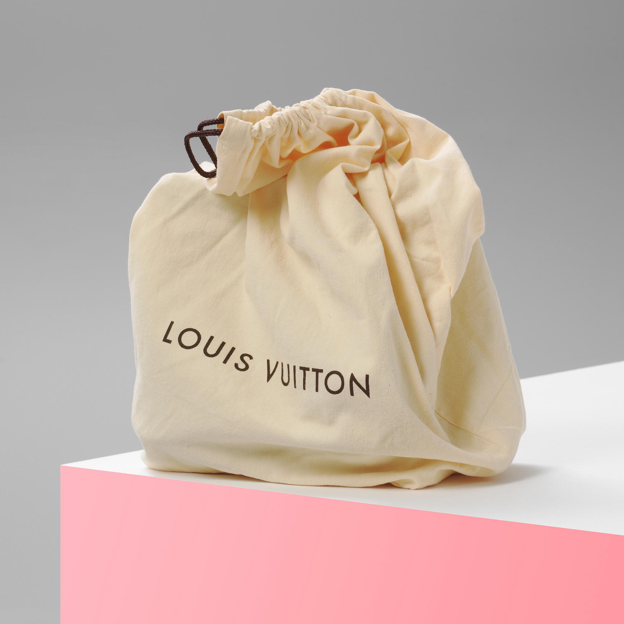 VÄSKA, Louis Vuitton, "Pochette Messenger Bag".