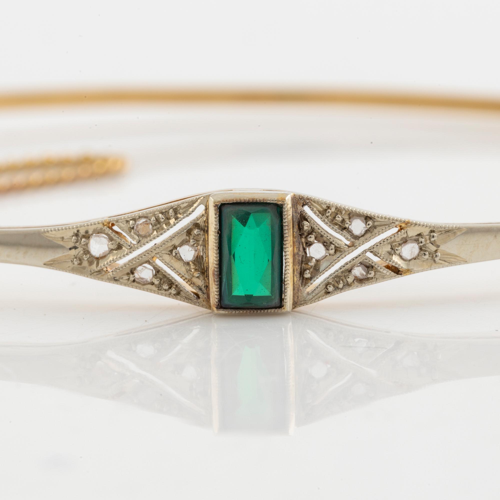 Ring, guld med rosenslipade diamanter och grön paste.