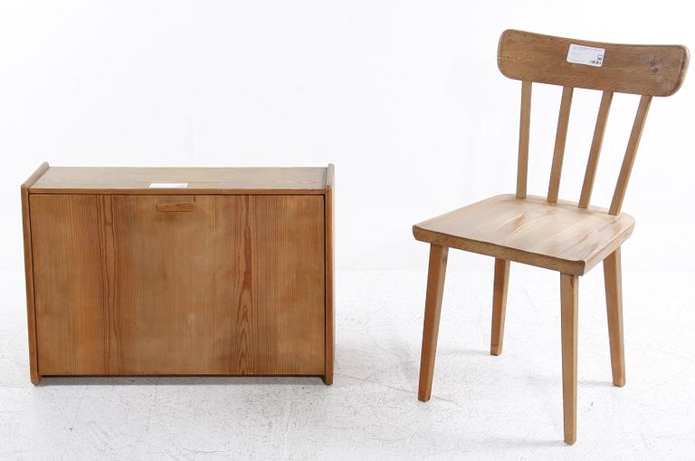 SKRIVPULPET FÖR VÄGG samt STOL, 1900-tal.