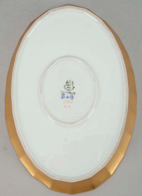 PARTI PORSLIN, 4 st,  bl.a. Bing & Gröndahl, 1800-talets slut och 1900-talets första hälft.