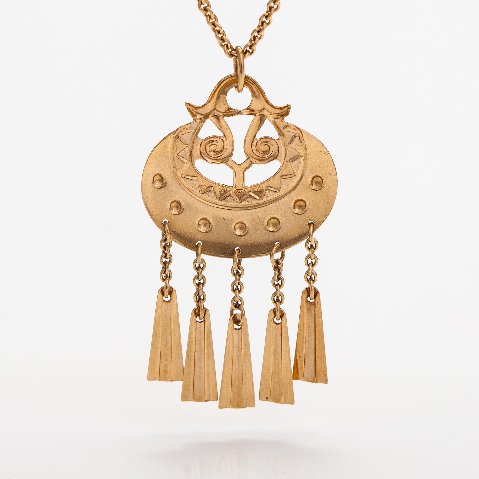 Germund Paaer, A 14K gold necklace "Moon goddess". Kalevala Koru, Helsinki 2004.