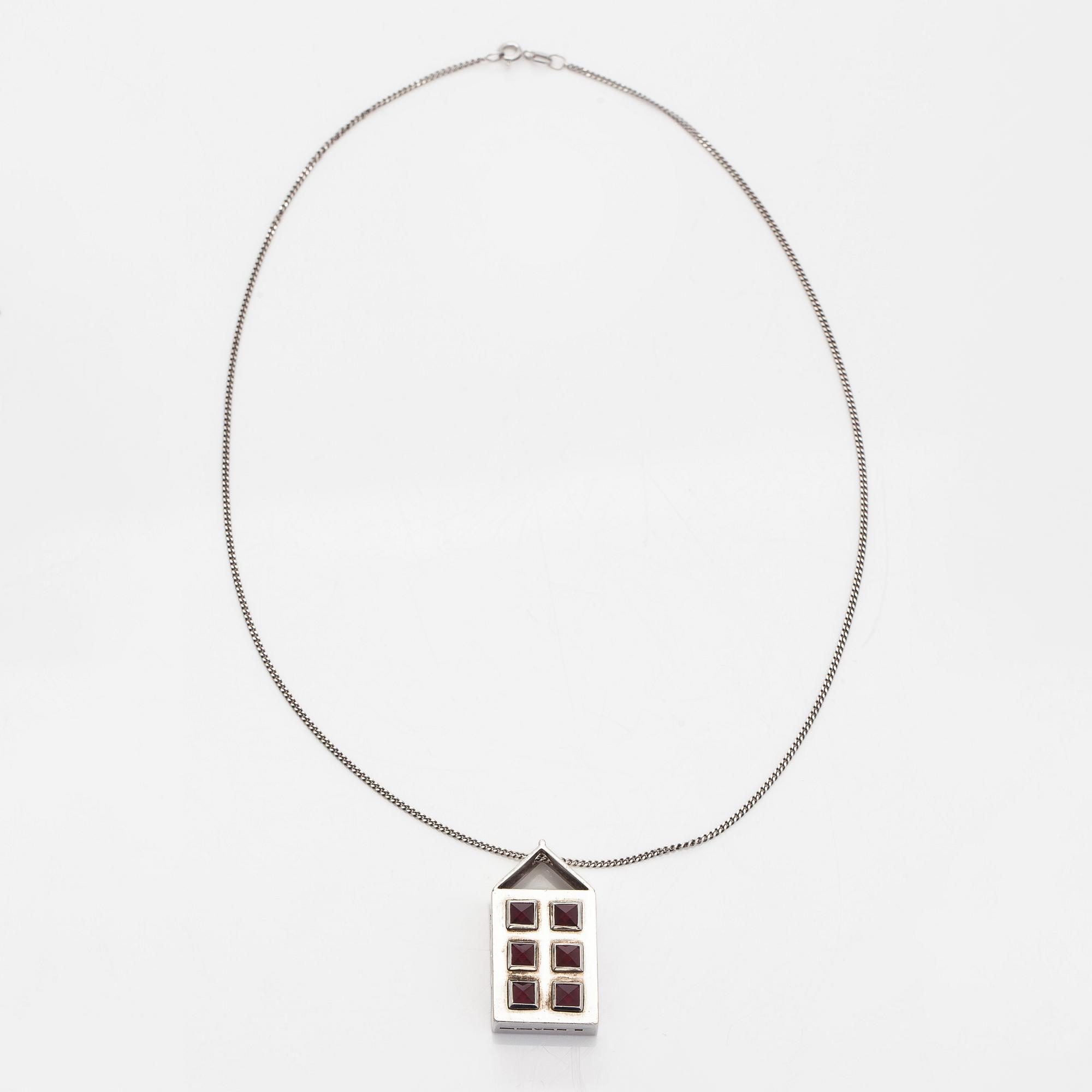 Björn Styrman, hänge, silver och granater. Helsingfors 1964.