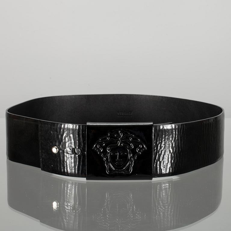 BÄLTE, Versace.
