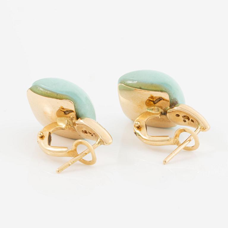 Earrings, 18K gold with turquoise and brilliant-cut diamonds.