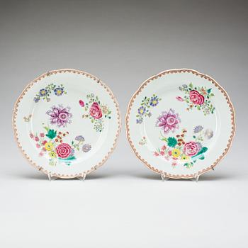 TALLRIKAR, ett par, porslin, Kina 1700-tal.