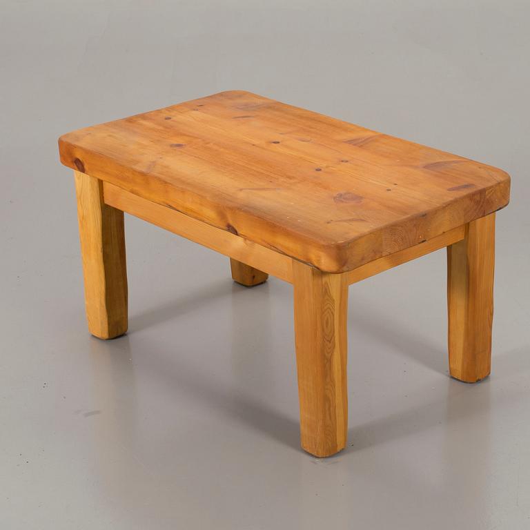 COFFE TABLE, A pine sofa table.