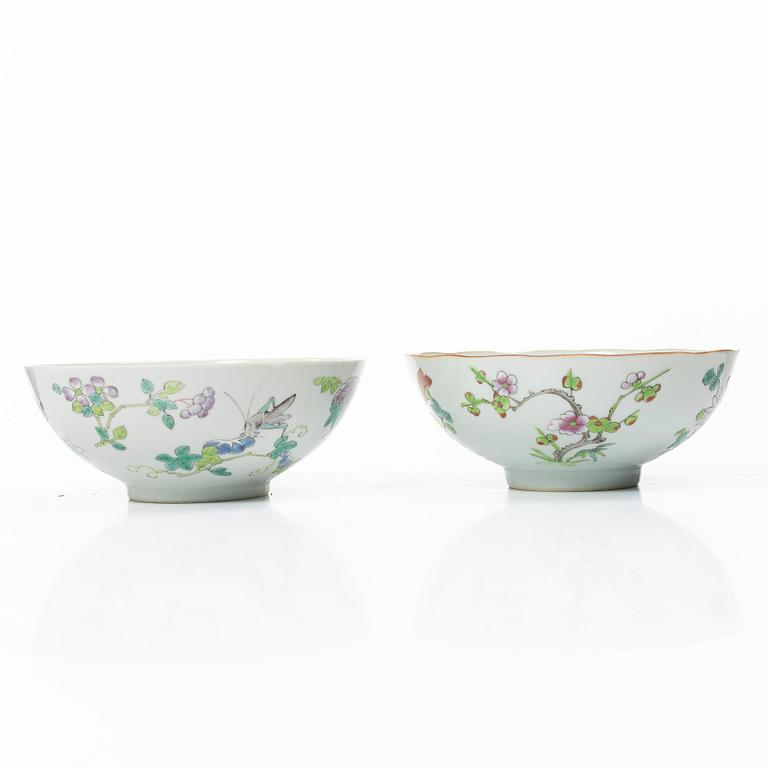 Skålar, två stycken, porslin. Sen Qingdynasti/tidigt 1900-tal.