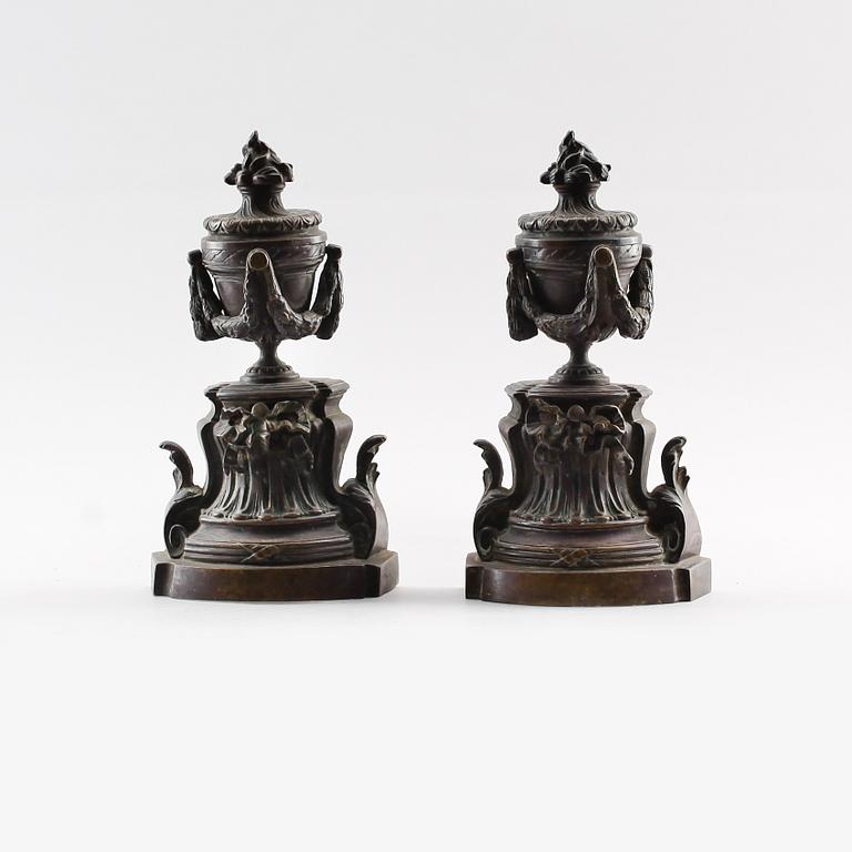ELDHUNDAR, 1 par, brons, 1800-tal.