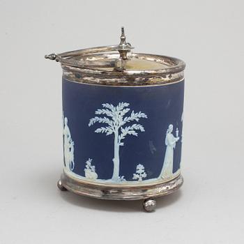 ISHINK, jasperware och metall, Wedgwood, 1900-talets början.