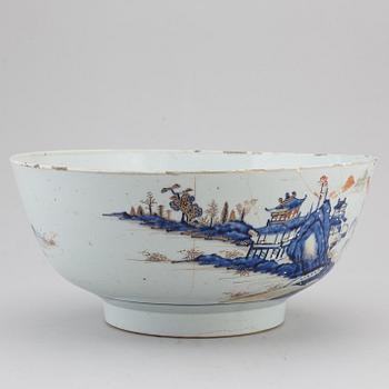 A large blue and white fish bowl/punch bowl, Qing dynasty, 18th Century.